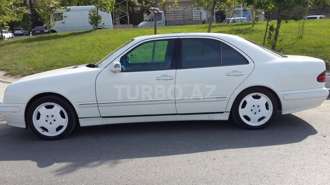 Mercedes E 240 2000, 216,000 km - 2.4 л - Bakı