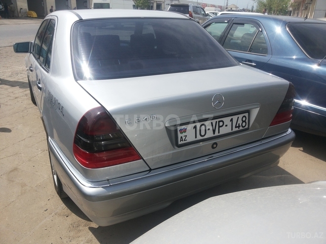 Mercedes C 240 1997, 110,000 km - 2.7 l - Bakı