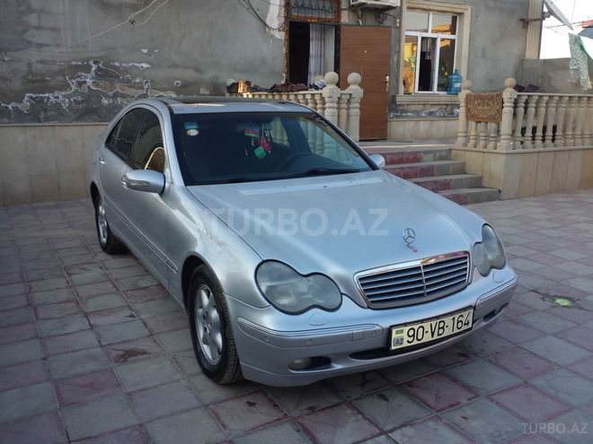 Mercedes C 220 2002, 289,000 km - 2.2 l - Bakı