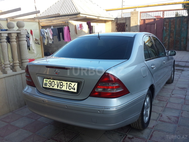Mercedes C 220 2002, 289,000 km - 2.2 l - Bakı