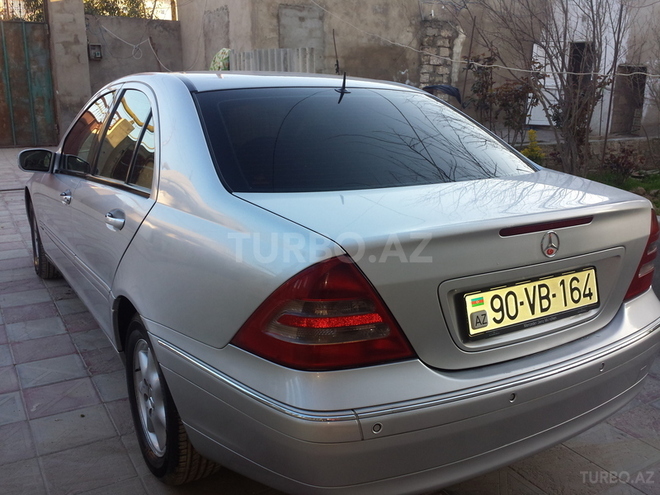 Mercedes C 220 2002, 289,000 km - 2.2 l - Bakı