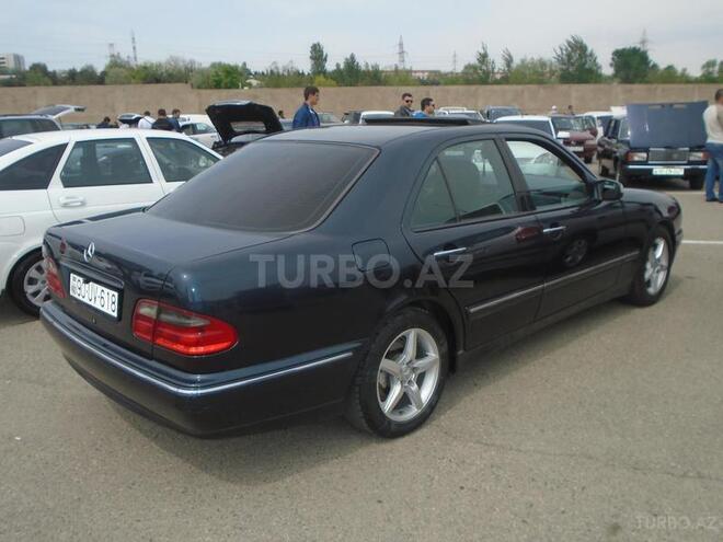 Mercedes E 220 2000, 187,000 km - 2.2 l - Bakı