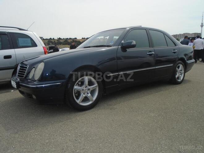 Mercedes E 220 2000, 187,000 km - 2.2 l - Bakı