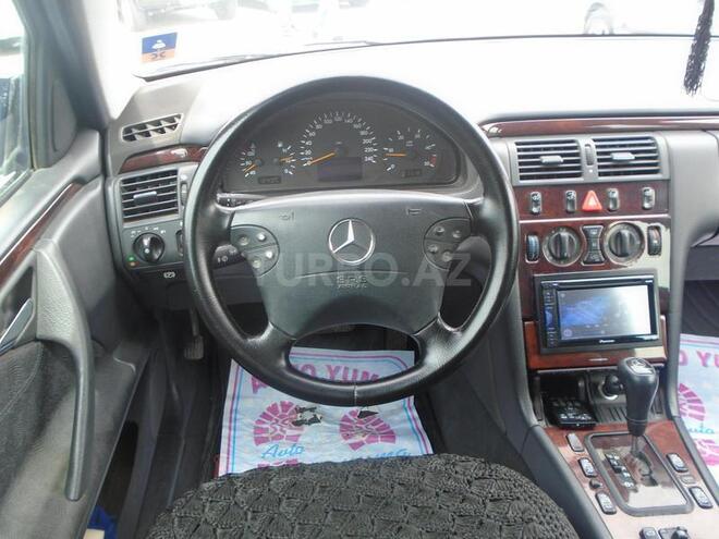 Mercedes E 220 2000, 187,000 km - 2.2 l - Bakı