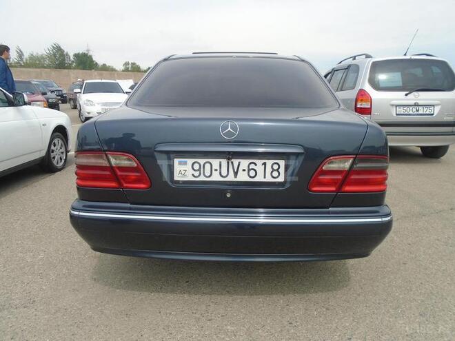 Mercedes E 220 2000, 187,000 km - 2.2 l - Bakı