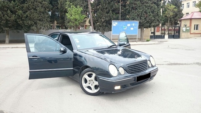 Mercedes E 270 1999, 228,303 km - 2.7 l - Bakı