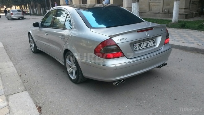 Mercedes E 320 2002, 243,000 km - 3.2 l - Bakı