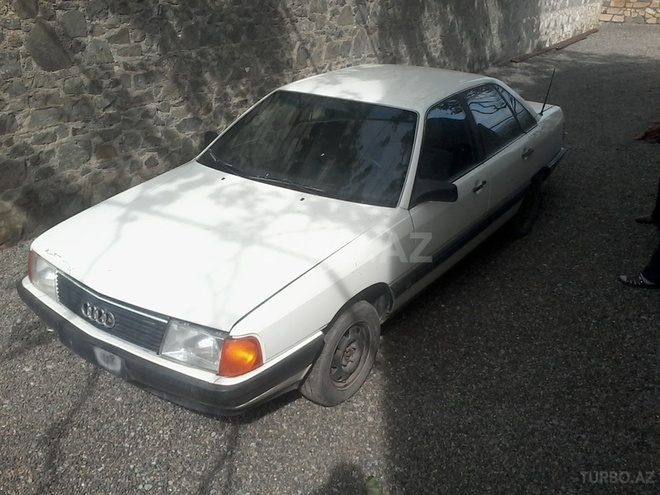 Audi  1990, 420,000 km - 2.0 l - Bakı