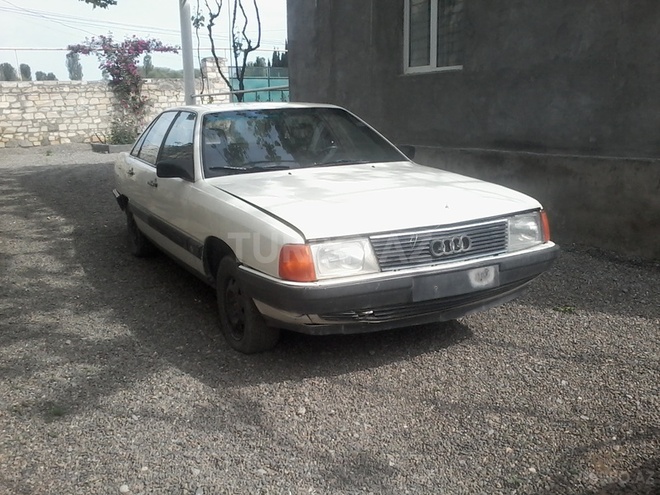 Audi  1990, 420,000 km - 2.0 l - Bakı
