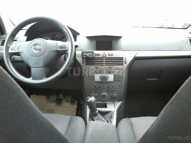 Opel Astra 2006, 147,000 km - 1.9 l - Bakı