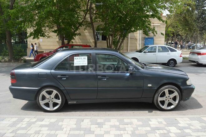 Mercedes C 220 2000, 276,000 km - 2.2 l - Bakı