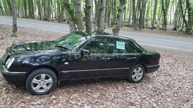 Mercedes E 240 1998, 300,000 km - 2.4 л - Bakı