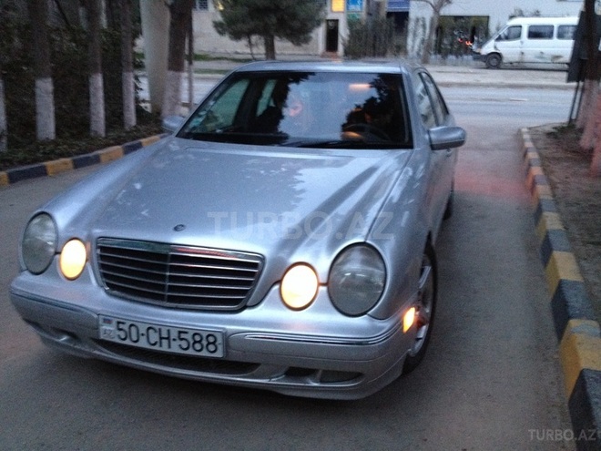 Mercedes E 320 2000, 143,000 km - 3.2 l - Bakı