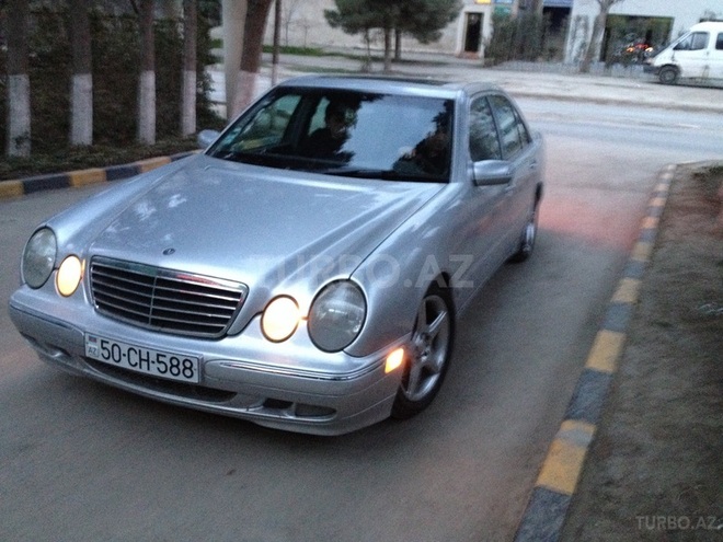 Mercedes E 320 2000, 143,000 km - 3.2 l - Bakı