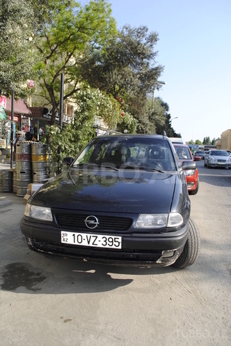 Opel Astra 1996, 305,000 km - 1.6 l - Bakı