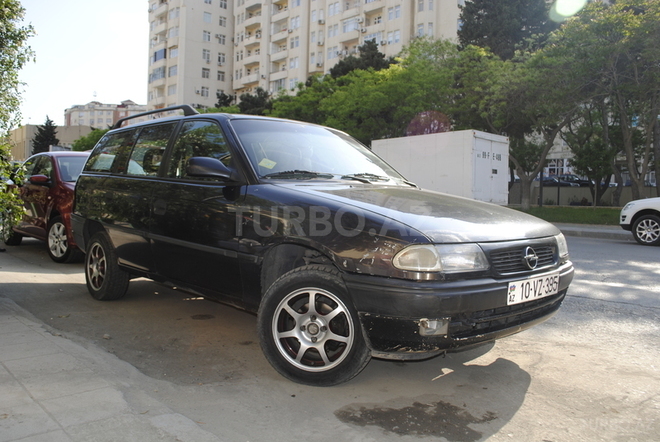 Opel Astra 1996, 305,000 km - 1.6 l - Bakı