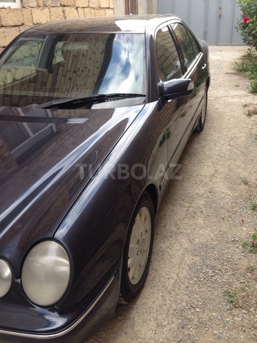 Mercedes E 220 2001, 450,000 km - 2.2 l - Bakı
