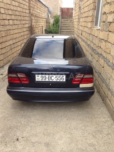 Mercedes E 220 2001, 450,000 km - 2.2 l - Bakı