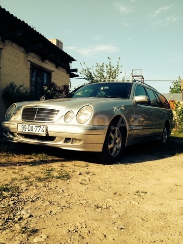 Mercedes E 220 1999, 450,000 km - 2.2 l - Bakı