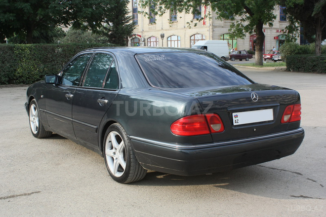 Mercedes E 240 1998, 370,000 km - 2.4 l - Bakı