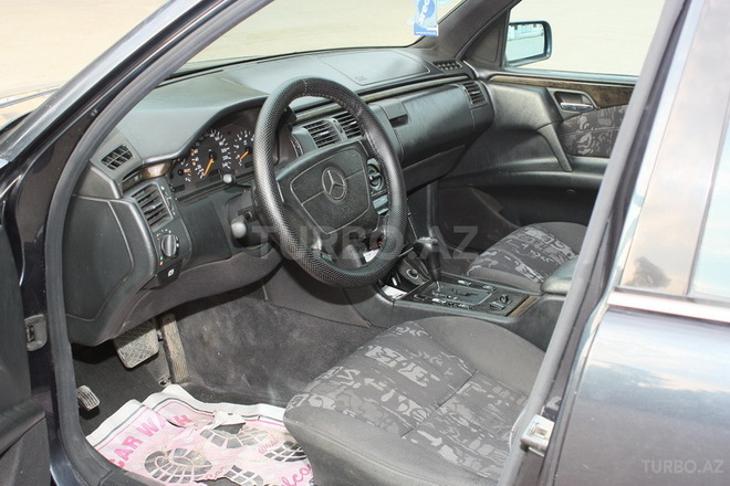 Mercedes E 240 1998, 370,000 km - 2.4 l - Bakı