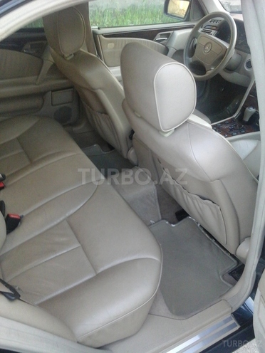 Mercedes E 220 1999, 215,890 km - 2.2 l - Bakı