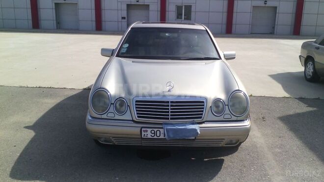 Mercedes E 200 1995, 180,000 km - 2.0 л - Bakı