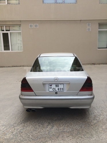 Mercedes C 240 2000, 181,000 km - 2.4 l - Bakı