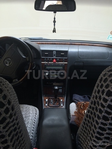 Mercedes C 240 2000, 181,000 km - 2.4 l - Bakı