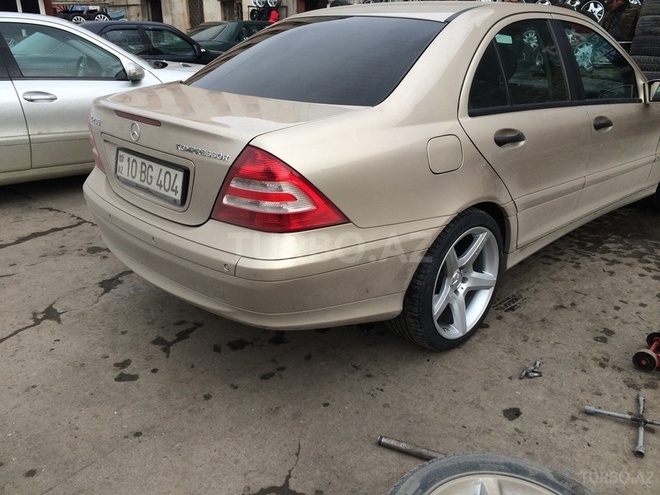 Mercedes C 200 2005, 87,000 km - 2.0 l - Bakı
