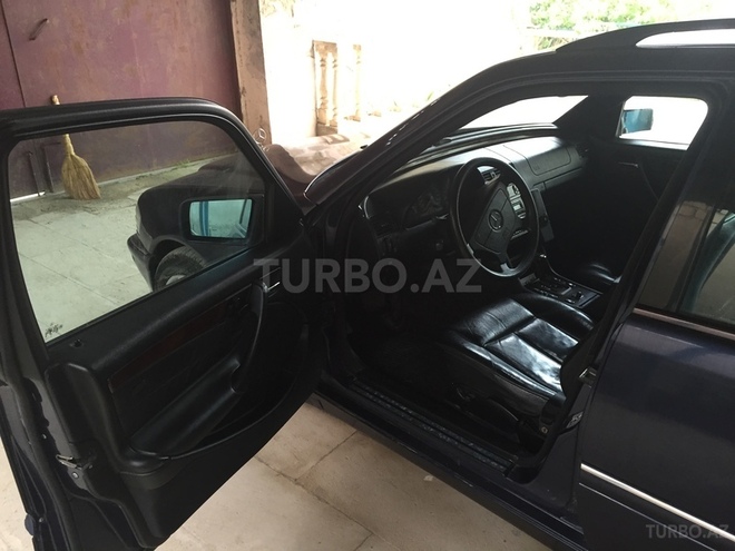 Mercedes C 230 1998, 327,000 km - 2.3 л - Bakı