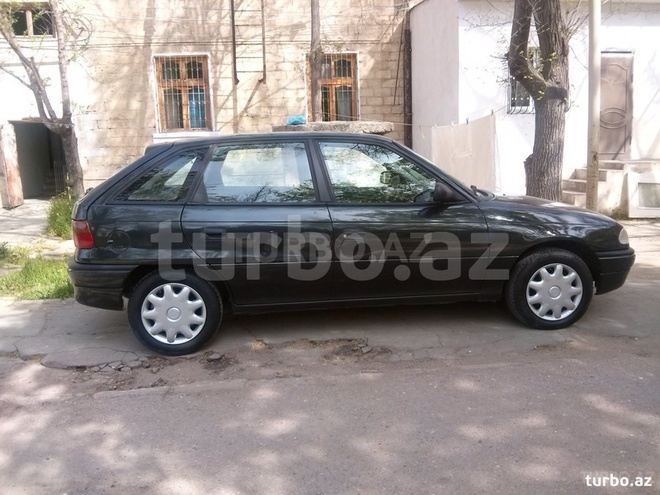 Opel Astra 1996, 385,000 km - 1.6 l - Bakı