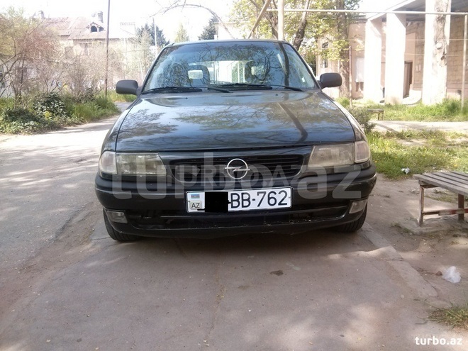 Opel Astra 1996, 385,000 km - 1.6 l - Bakı
