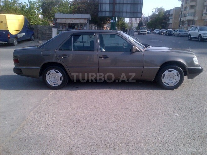 Mercedes E 230 1991, 240,000 km - 2.3 l - Bakı