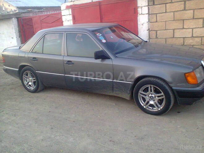 Mercedes E 260 1989, 149,877 km - 16.0 l - Bakı
