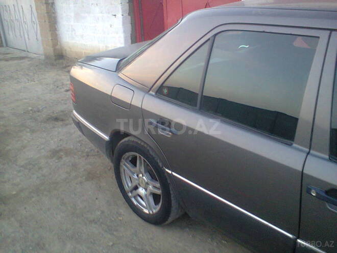 Mercedes E 260 1989, 149,877 km - 16.0 l - Bakı