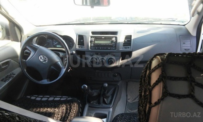 Toyota Hilux 2012, 120,000 km - 2.5 l - Bakı