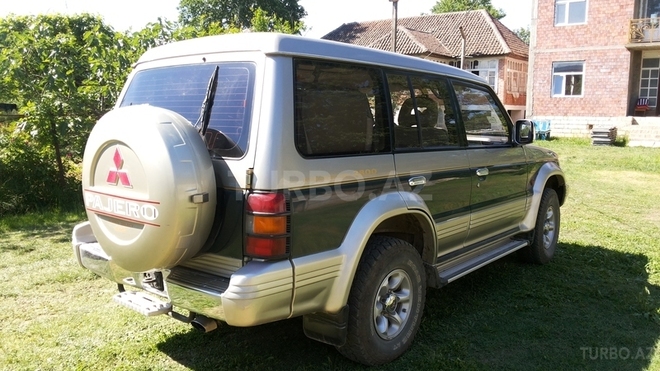 Mitsubishi Pajero 1996, 250,000 km - 2.8 l - Bakı
