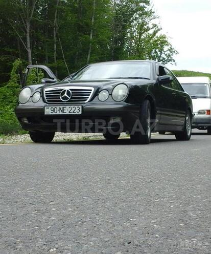 Mercedes E 270 2000, 250,000 km - 2.7 l - Bakı