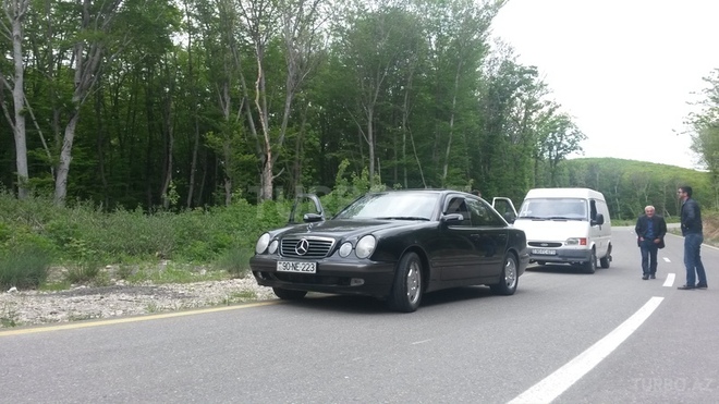 Mercedes E 270 2000, 250,000 km - 2.7 l - Bakı