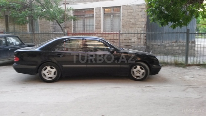 Mercedes E 270 2000, 250,000 km - 2.7 l - Bakı