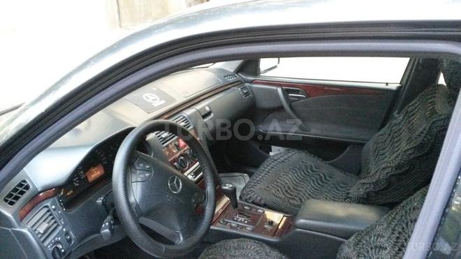 Mercedes E 270 2000, 250,000 km - 2.7 l - Bakı