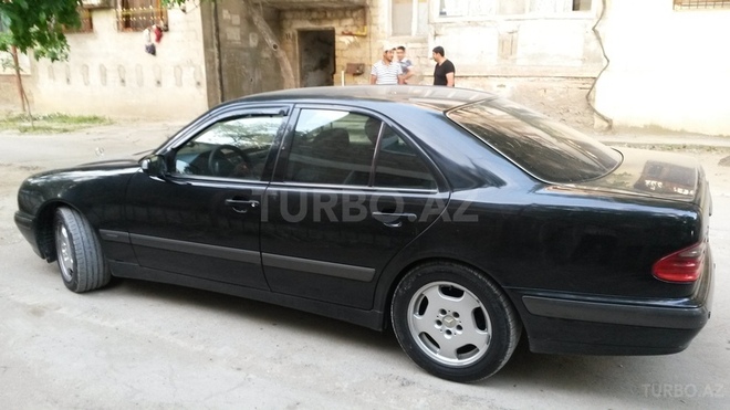 Mercedes E 270 2000, 250,000 km - 2.7 l - Bakı