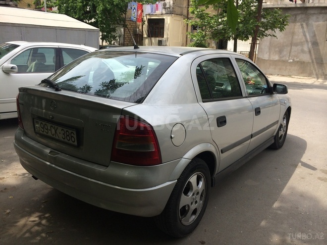 Opel Astra 2000, 215,000 km - 1.6 l - Bakı