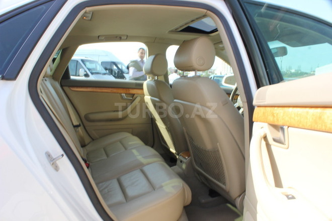 Audi A4 2008, 88,000 km - 2.0 l - Bakı
