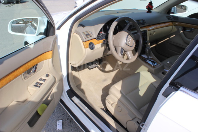 Audi A4 2008, 88,000 km - 2.0 l - Bakı