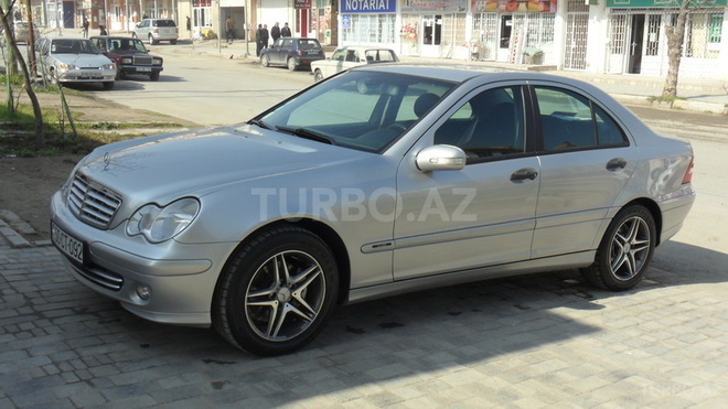 Mercedes C 220 2005, 275,000 km - 2.2 л - Bakı