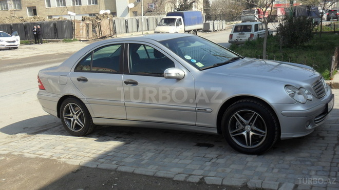 Mercedes C 220 2005, 275,000 km - 2.2 л - Bakı