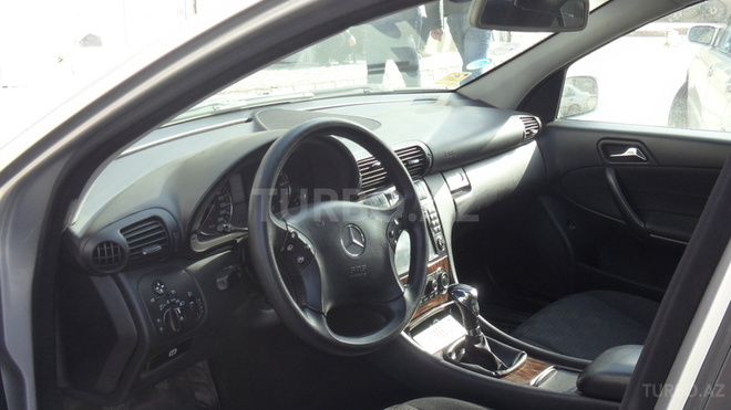 Mercedes C 220 2005, 275,000 km - 2.2 л - Bakı
