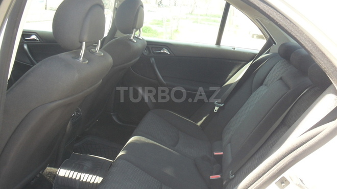 Mercedes C 220 2005, 275,000 km - 2.2 л - Bakı